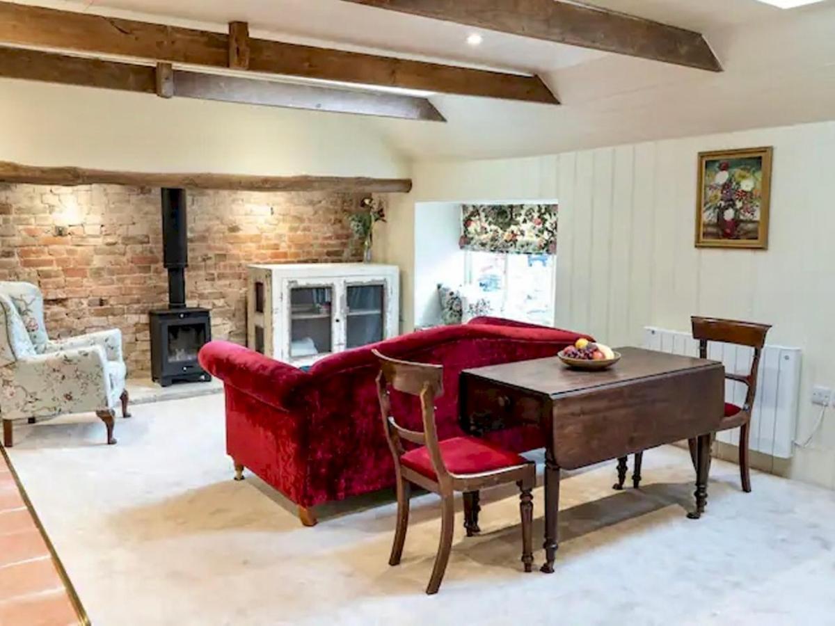 Pass The Keys Goose Feather Barn, Luxury For Two Holiday home