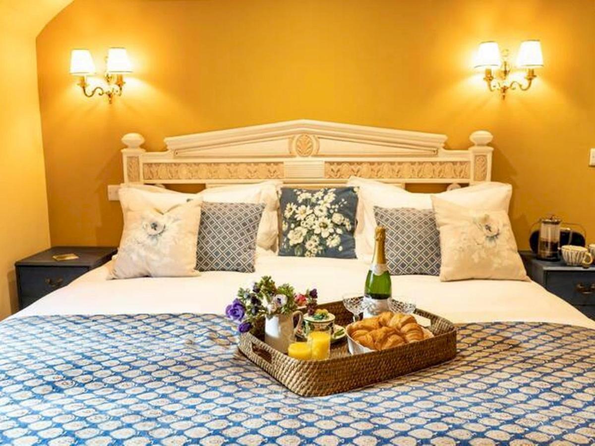 Pass The Keys Goose Feather Barn, Luxury For Two Holiday home
